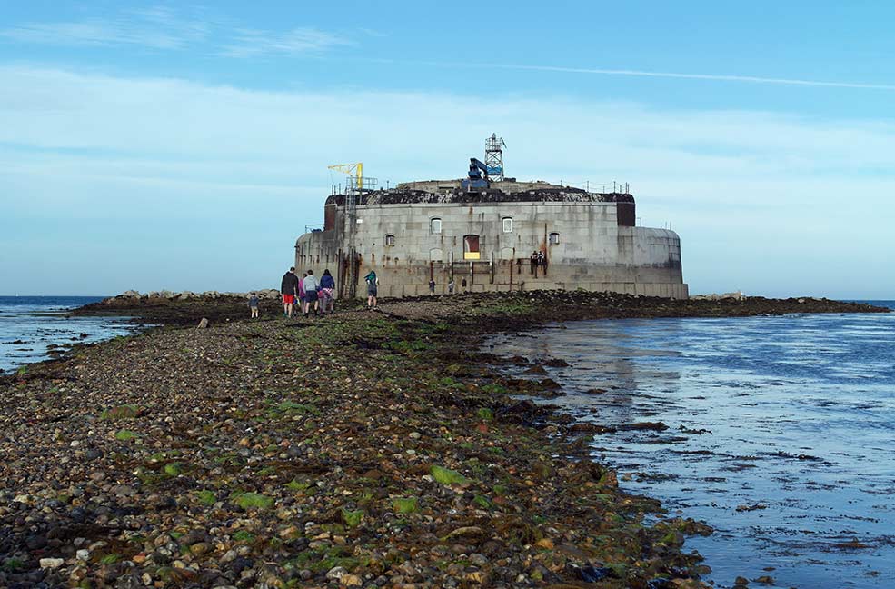 spring-tide-walk-to-st-helens-fort